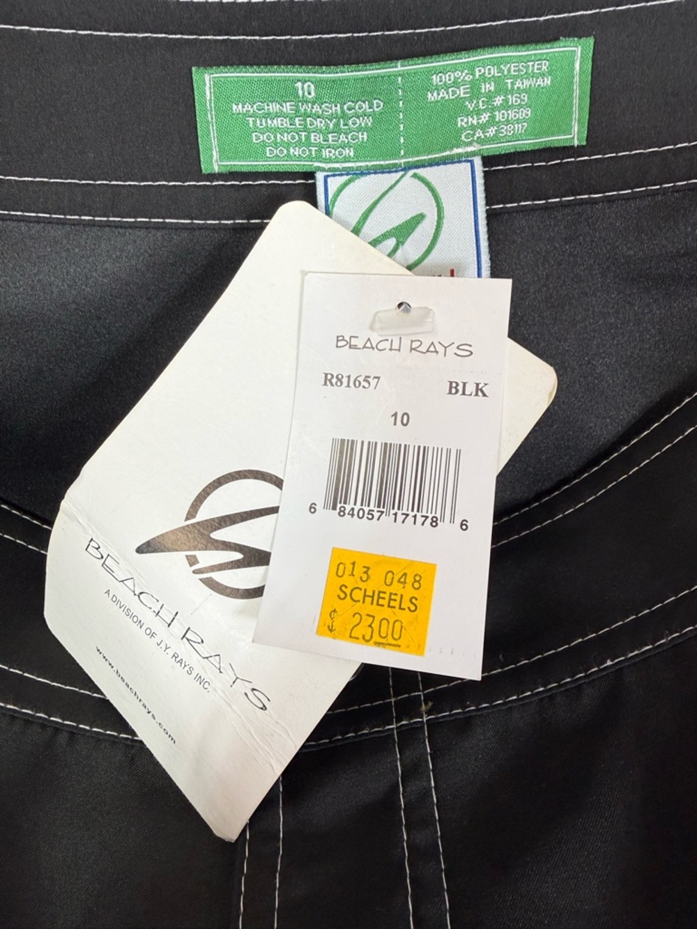 NWT, Beach Rays, Board Shorts with Cargo Pockets. Size 10. Excellent condition! - Picture 5 of 7